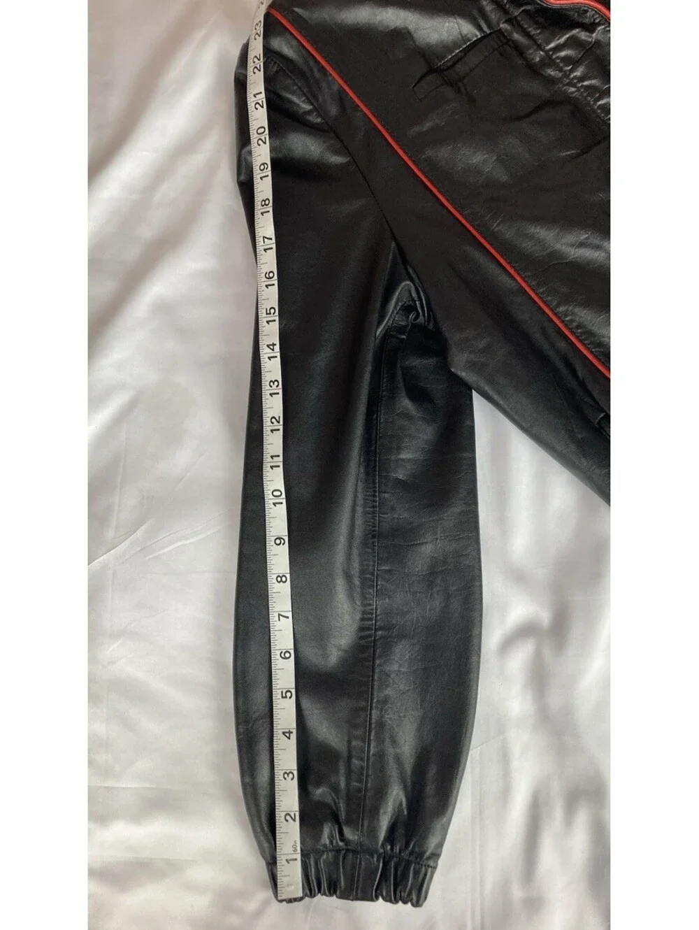 Women’s Size 10 Cordovan The Fashion Look Genuine Leather Jacket Black Red Trim